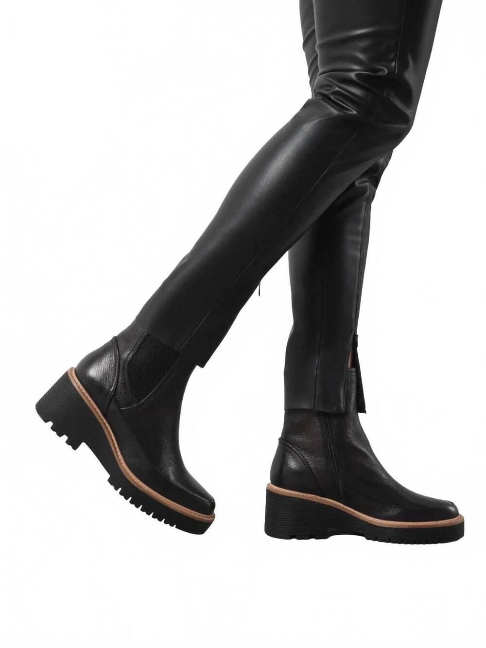 NEW REGARDE LE CIEL women's marta boots in toumble black